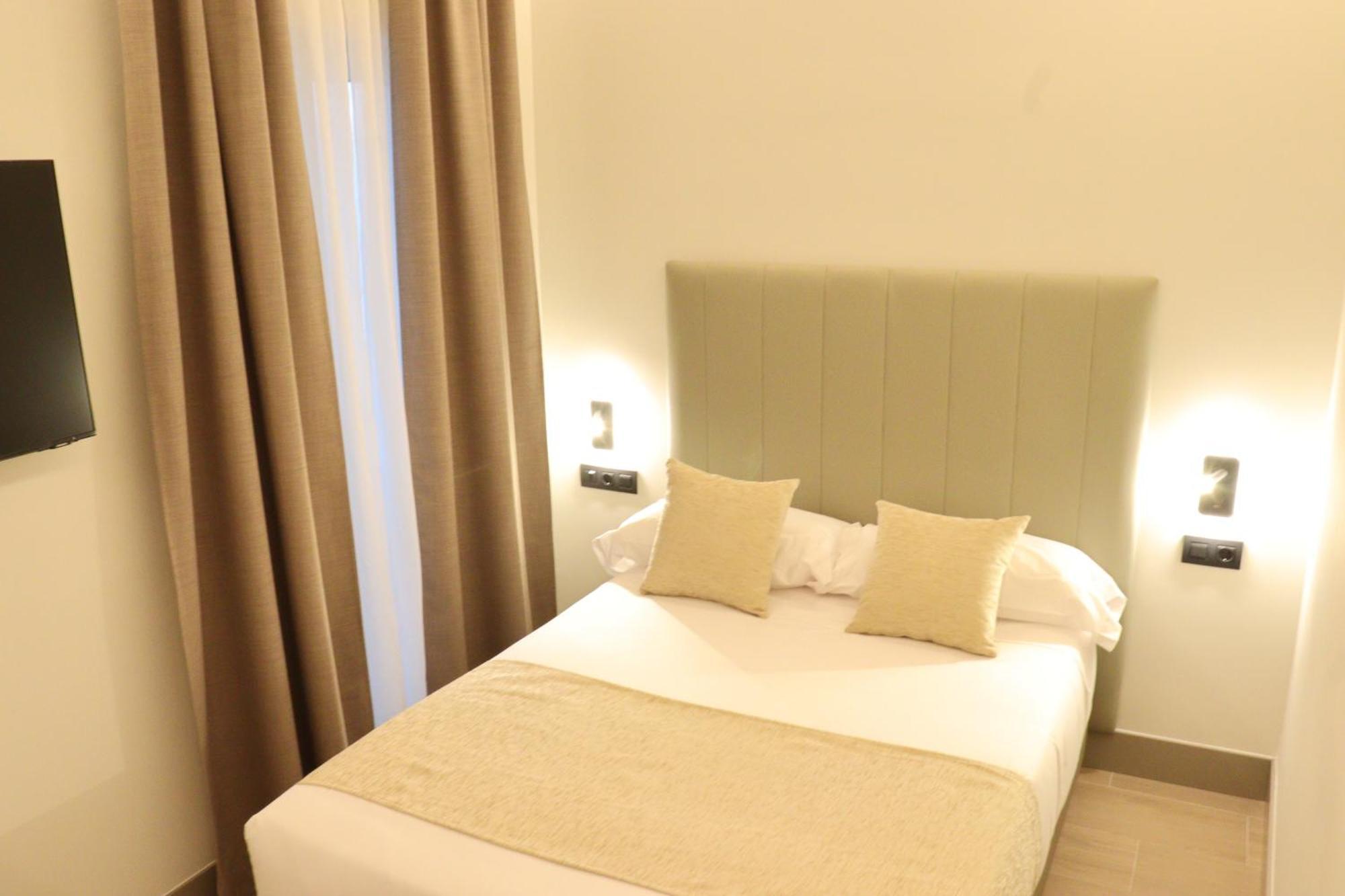 Hostal La Rua-Montera Мадрид Экстерьер фото